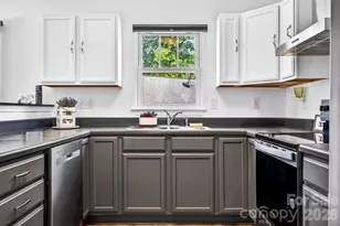 100 Victoria Springs Dr, Flat Rock, NC 28731 - Photo 7