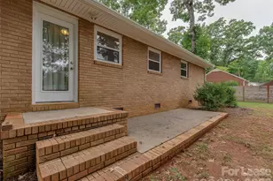 5646 Oak Dr, Charlotte, NC 28216 - Photo 25
