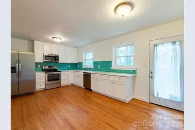 5646 Oak Drive, Charlotte, NC 28216 - Photo 9