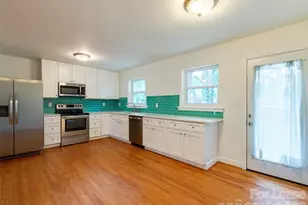 5646 Oak Dr, Charlotte, NC 28216 - Photo 9