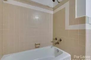 5646 Oak Dr, Charlotte, NC 28216 - Photo 21