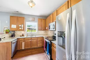 322 Wildbriar Rd, Fletcher, NC 28732 - Photo 11