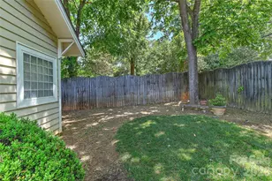 321 Circle Ave, Charlotte, NC 28207 - Photo 47