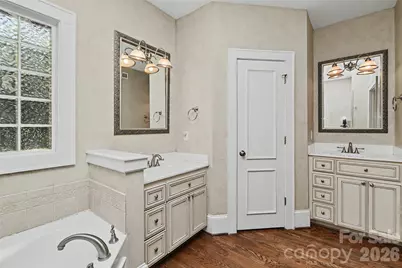 321 Circle Avenue, Charlotte, NC 28207 - Photo 7