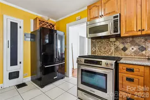 2224 Dundeen St, Charlotte, NC 28216 - Photo 5