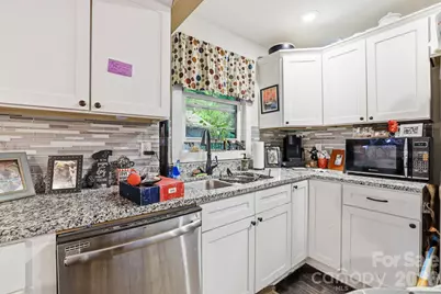 3100 Avalon Avenue, Charlotte, NC 28208 - Photo 7