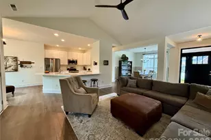 137 Marianne Dr, Hendersonville, NC 28739 - Photo 3