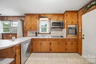 1329 33rd St SE, Conover, NC 28613 - Photo 9