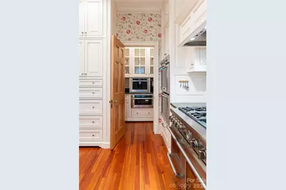324 Vanderbilt Road, Asheville, NC 28803 - Photo 19