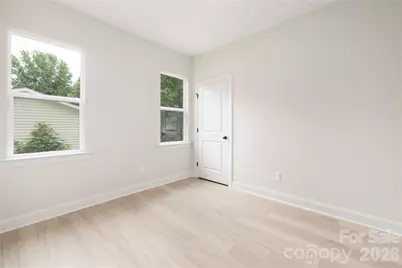 9218 Pinenoll Lane, Charlotte, NC 28215 - Photo 17