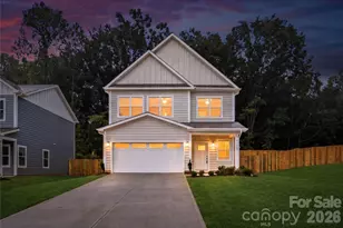 9218 Pinenoll Ln, Charlotte, NC 28215 - Photo 1