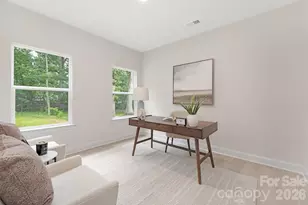 9222 Pinenoll Ln, Charlotte, NC 28215 - Photo 17