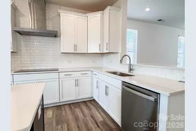 7040 Westrow Avenue, Charlotte, NC 28278 - Photo 11