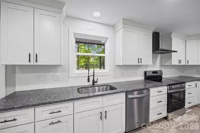 5950 Lake Wylie Road, Clover, SC 29710 - Photo 9