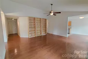 1016 Thorncrest Dr, Fletcher, NC 28732 - Photo 5