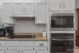 136 Deerlake Dr, Asheville, NC 28803 - Photo 31