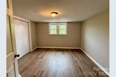 2709 N Main Avenue, Newton, NC 28658 - Photo 31
