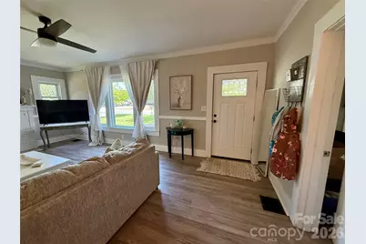 2709 N Main Avenue, Newton, NC 28658 - Photo 7