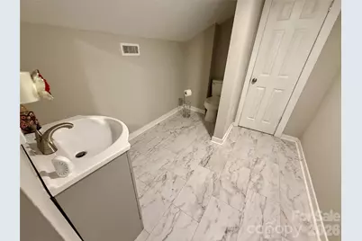 2709 N Main Avenue, Newton, NC 28658 - Photo 29