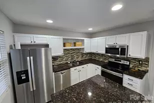 12211 Hood Bend Ct, Charlotte, NC 28273 - Photo 11