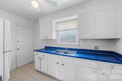 540 Wakefield Drive #D, Charlotte, NC 28209 - Photo 9