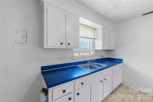 540 Wakefield Dr, Charlotte, NC 28209 - Photo 11