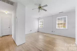 540 Wakefield Dr, Charlotte, NC 28209 - Photo 15