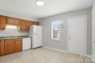 8846 Hunter Ridge Dr, Charlotte, NC 28226 - Photo 13