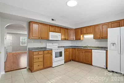 8846 Hunter Ridge Drive, Charlotte, NC 28226 - Photo 11