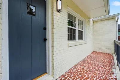 4065 Hiddenbrook Drive, Charlotte, NC 28205 - Photo 3