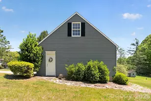 67 Beechwood Dr, Hendersonville, NC 28742 - Photo 5