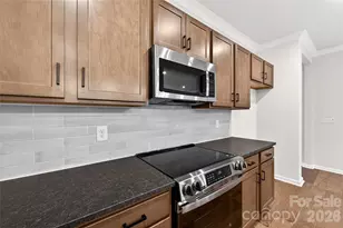 6025 Longar Ln, Charlotte, NC 28269 - Photo 9