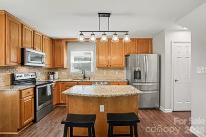 9900 Davis Lake Parkway, Charlotte, NC 28269 - Photo 5