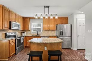 9900 Davis Lake Pkwy, Charlotte, NC 28269 - Photo 5