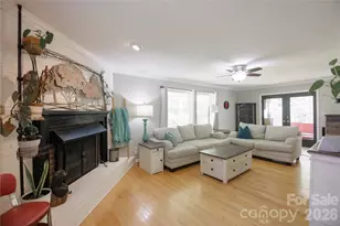 137 E Whisperwood Cir, Hendersonville, NC 28791 - Photo 9