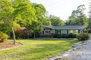 137 E Whisperwood Cir, Hendersonville, NC 28791 - Photo 3