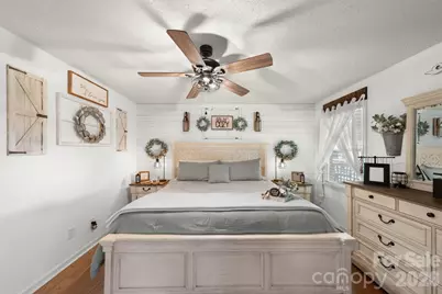 609 N 10th Street, Bessemer City, NC 28016 - Photo 25