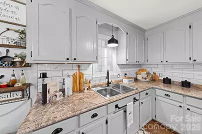609 N 10th Street, Bessemer City, NC 28016 - Photo 11