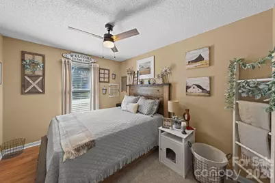 609 N 10th Street, Bessemer City, NC 28016 - Photo 17