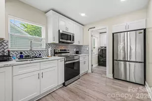 3816 Freedom Dr, Charlotte, NC 28208 - Photo 7