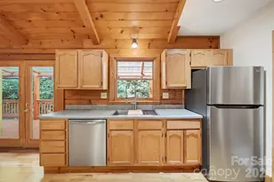 6220 Sunny Dr, Newland, NC 28657 - Photo 9