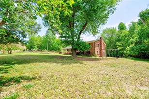 111 Harbor Point Dr, Cherryville, NC 28021 - Photo 39