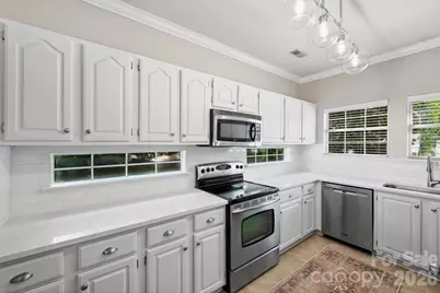 821 Mill Run Drive, Charlotte, NC 28209 - Photo 23