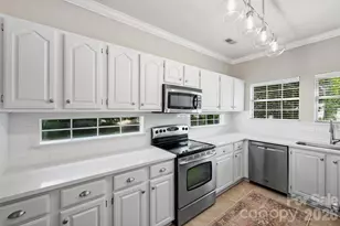 821 Mill Run Dr, Charlotte, NC 28209 - Photo 23