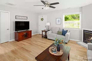 224 Clover Dr, Fletcher, NC 28732 - Photo 5
