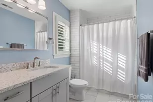 4417 Bridgewood Ln, Charlotte, NC 28226 - Photo 29