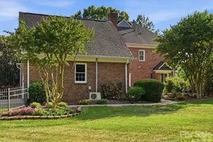 4417 Bridgewood Ln, Charlotte, NC 28226 - Photo 39