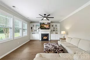 10019 Elizabeth Crest Ln, Charlotte, NC 28277 - Photo 11