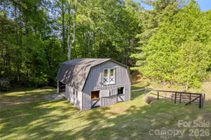 229 Sandstone Ln, Hendersonville, NC 28739 - Photo 23