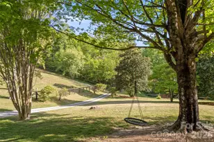 229 Sandstone Ln, Hendersonville, NC 28739 - Photo 5